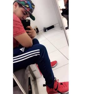 Meet your Posher, Cesar